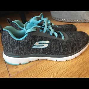 Sketchers sneakers